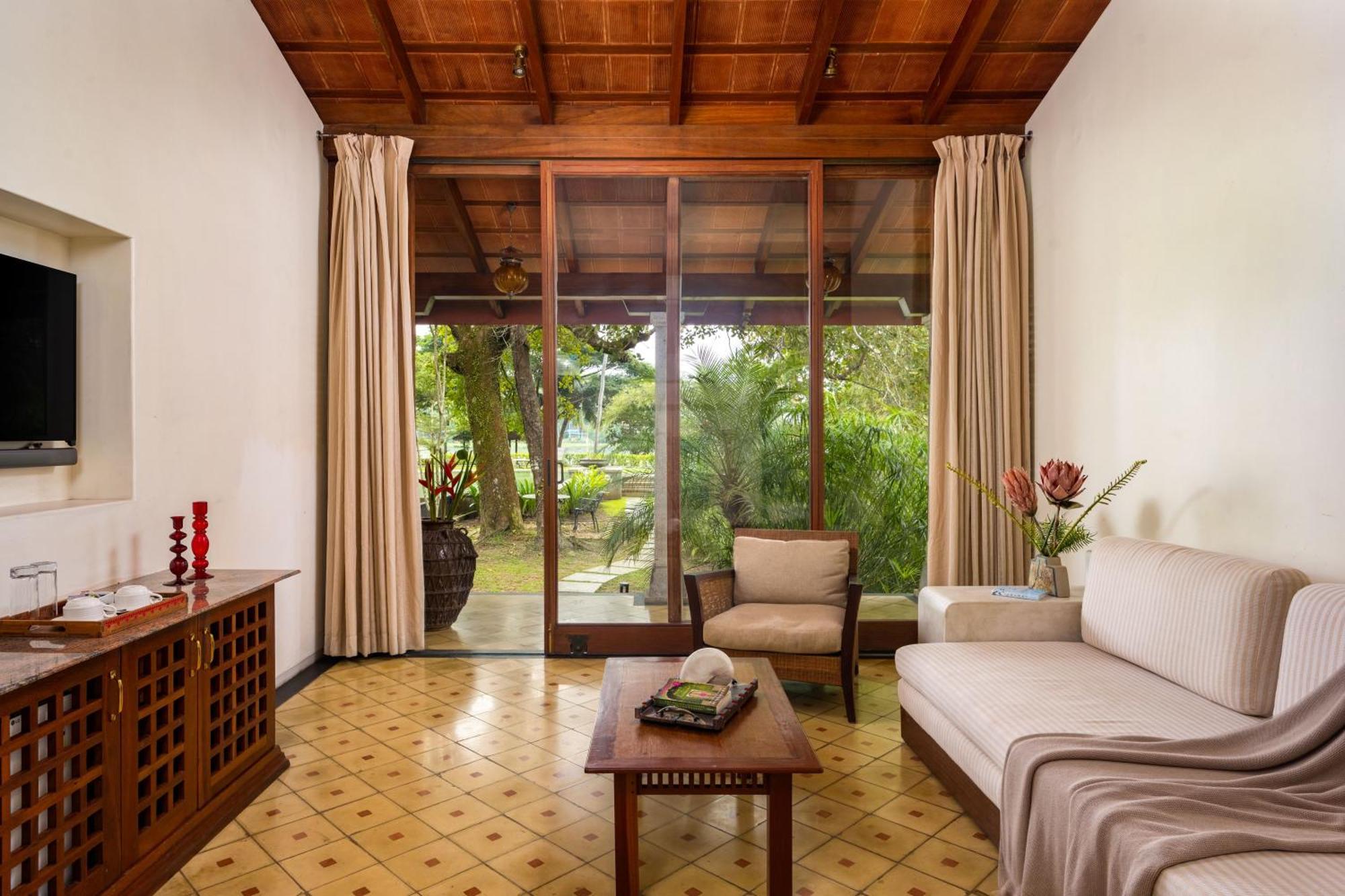Baymaas Lake House Kochi Εξωτερικό φωτογραφία